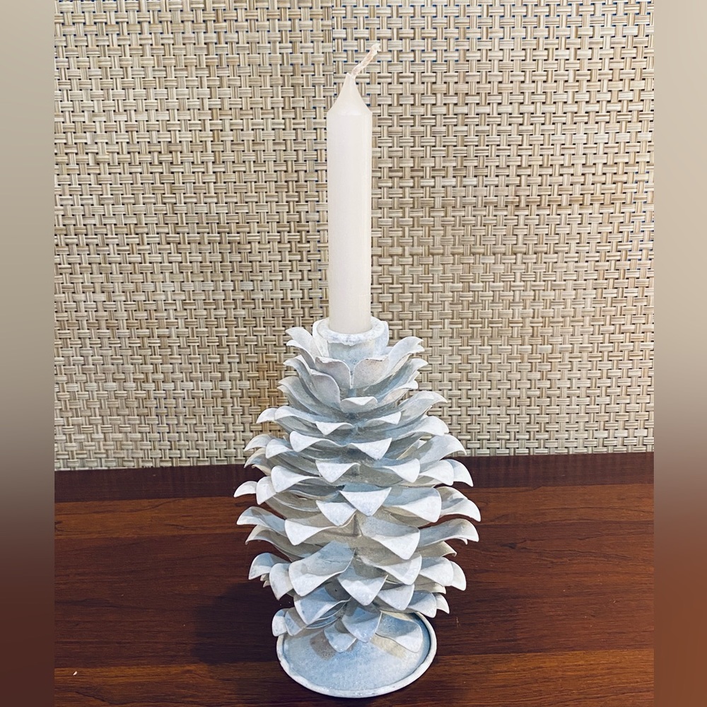 🎄🌟HP🌟VTG White Painted Metal Large 3D Pinecone Candle Holder